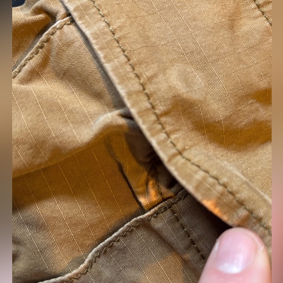 Levi’s Men's Tan Cargo Shorts - Picture 2 of 7